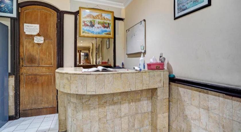 Spot On 90147 Gosepa Ambengan Plaza Hotel Surabaya Buitenkant foto